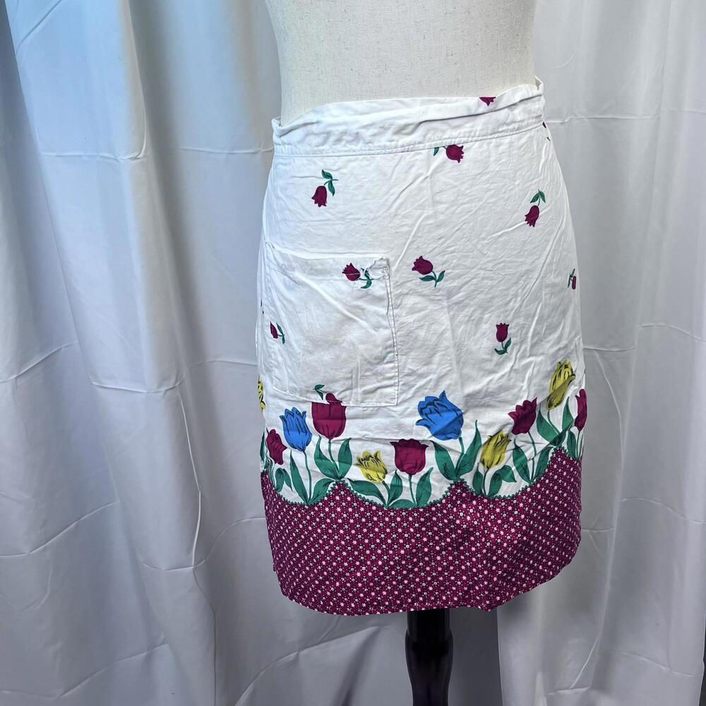 True Vintage 50's 60's / Green Floral & Tulip Fancy Hostess Half Apron